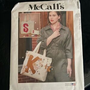 Mccalls 10 piece initial tote pattern